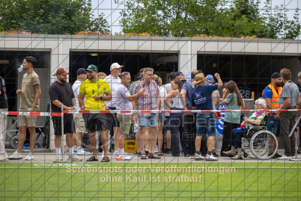 20250706_142623_0253 | #,TSG Salach (blau) vs. 1.FC Heidenheim (rot), Fußball, Freundschaftsspiel - WfV, Saison 2025/2026, Rasensportplatz, Staufenecker Str. 41, 73084 Salach, 06.07.2025 - 15:30 Uhr,Foto: PhotoPeet-Sportfotografie/Peter Harich