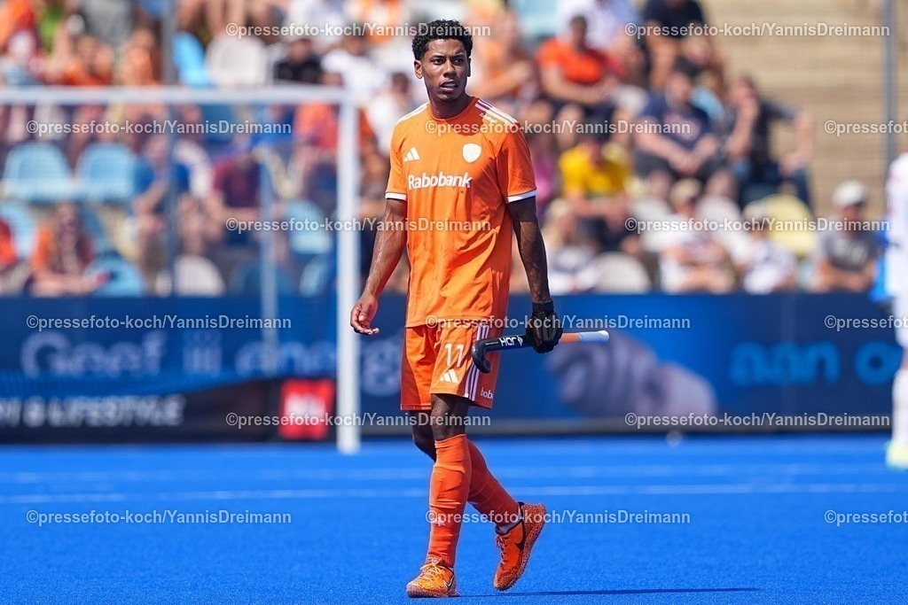 xydrx09082502029 | 09.08.2025, xydrx, Herren EuroHockey Championship 2025, Gruppenphase, Gruppe a, Niederlande - Spanien, Sparkassenpark Mönchengladbach: Terrance Pieters (NED #11)
