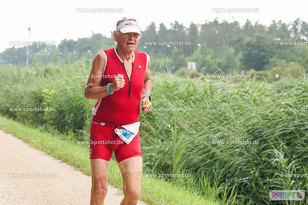 LUR_1776 | 34. M-net Erlanger Triathlon 2025 #erlangertriathlon  #mnettriathlon2025 #mnettriathlon #team #olympischedistanz #mitteldistanz #triathlon #maindonaukanal  #erlangertriathlon2025 #yourpictrs #tv1848 #tv1848erlangen  #triathlonbayern #sportinerlangen #demsportverbunden #sportshot_your_pictrs Copyright: www.sportshot.de
