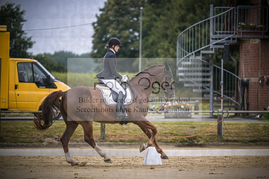 DOS_1568 | Entdecke hochwertige Reitturnierfotos von Foto Oger. Professionell, emotional und authentisch – jetzt Lieblingsmomente im Shop bestellen.Deutschlandweite Turnierfotografie. - Realized with Pictrs.com