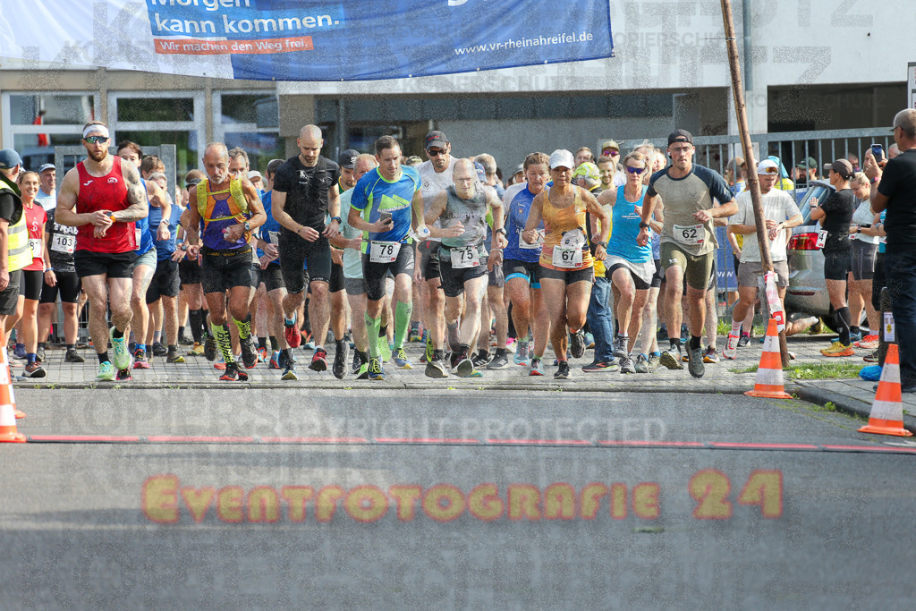 250801_1802_EX1_6285 | Sportfotografie im Rhein-Sieg Kreis, Köln, Bonn, NRW, Rheinland Pfalz, Hessen, etc. Unser Tätigkeitsfeld umfasst den Laufsport vom Volkslauf über den Marathon, Duathlon, Triathon bis zum Ultralauf wie Kölnpfad Ultra oder Schindertrail.