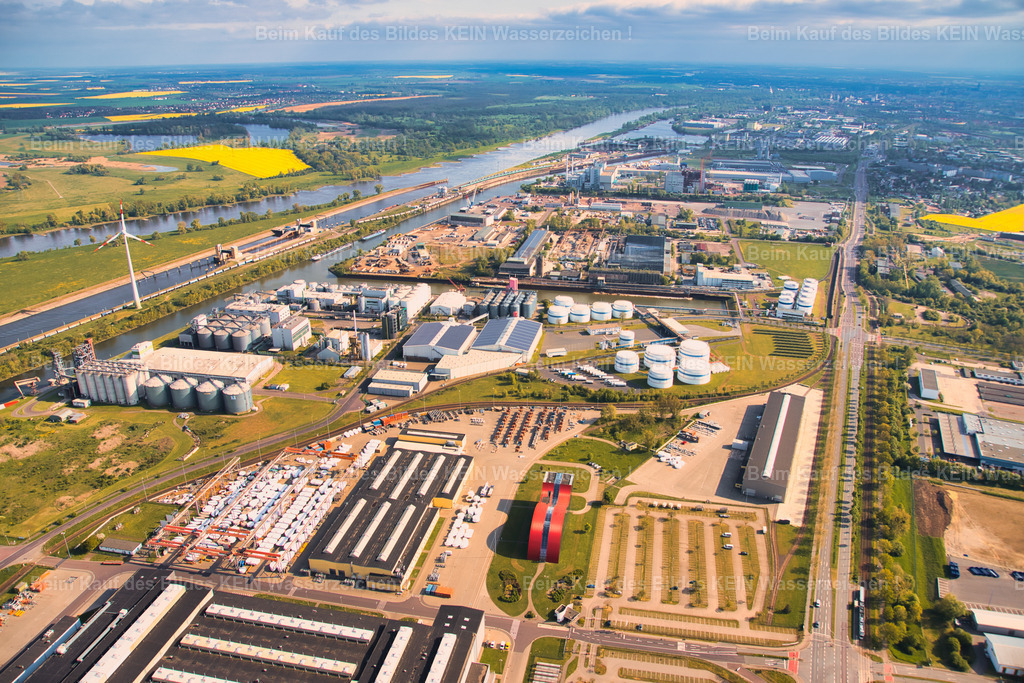 Magdeburg_3139 | Die Magdeburger Platte® - das sind die schönsten Luftbilder von Magdeburg & Sachsen-Anhalt auf Acryl, Leinwand oder zum Download. Das ist Luftbildfotografie & Luftbildaufnahmen mit Drohne & Flugzeug.  - Realisiert mit Pictrs.com