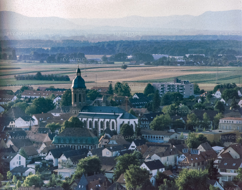 Luftbild: Kandel St. Georgskirche vom Ballon aus in Kandel im Bundesland Rheinland-Pfalz in Deutschland. Foto: image02116.jpg vom ? durch Werner Riehm/FLY-FOTO.de