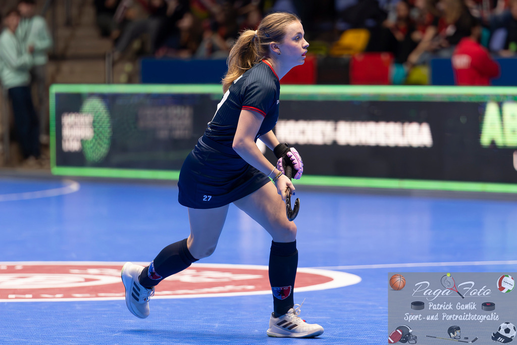 Volvo E.R.B. Final 4 Halbfinale Frauen: Der Club an der Alster - Berlienr HC, 25.01.2025 | Philine Drumm (Berliner HC #27), Freisteller, Portrait, Porträt, Der Club an der Alster - Berlienr HC, Frankfurt, Süwag Arena, 25.1.2025 - Realisiert mit Pictrs.com