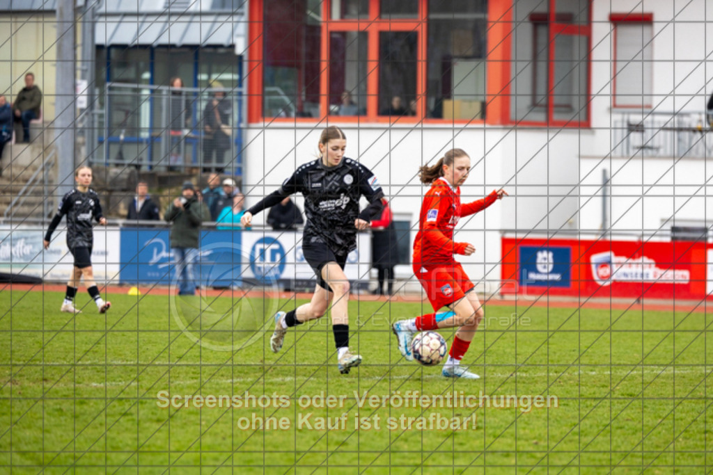 20250329_143606_0288 | #,1.FC Donzdorf (schwarz) vs. 1.FC Heidenheim (rot), Fussball, EnBW-Oberliga B -Juniorinnen, 18. Spieltag, Saison 2024/2025, Rasenplatz, Lautertal Stadion, Süßener Straße 16, 73072 Donzdorf, 29.03.2025 - 14:00 Uhr,Foto: PhotoPeet-Sportfotografie/Peter Harich