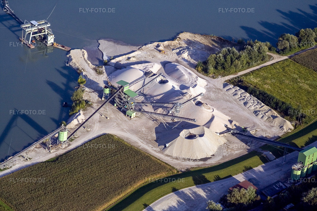 Luftbild: Gelände und Abraum- Flächen des Kies- Tagebau WOLFF & MÜLLER Baustoffe in Hagenbach im Bundesland Rheinland-Pfalz in Deutschland. Foto: IMG_7913.jpg vom 12.09.2007 durch Werner Riehm/FLY-FOTO.de