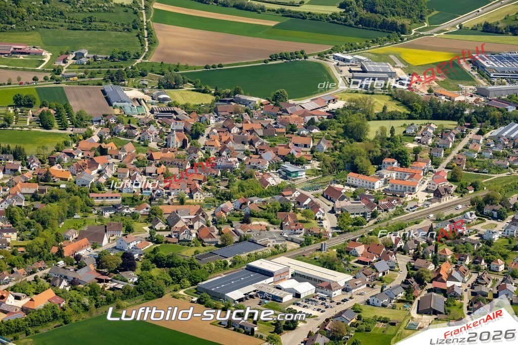 Luftaufnahme der Stadt Hermaringen - Die Luftaufnahme wurde 2025 vom UL-Flugzeug heraus erstellt ( keine Drohne ) - Hochauflösende Luftaufnahme - für professionelle Ausdrucke geeignet. Die Geschenkidee !Mit Lizenz und Bildrechte bestellbar