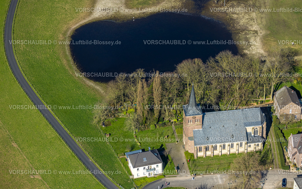 Wesel240311942 | Luftbild, kath. Kirche St. Johannes und zwei Teiche, Bislich, Wesel, Nordrhein-Westfalen, Deutschland