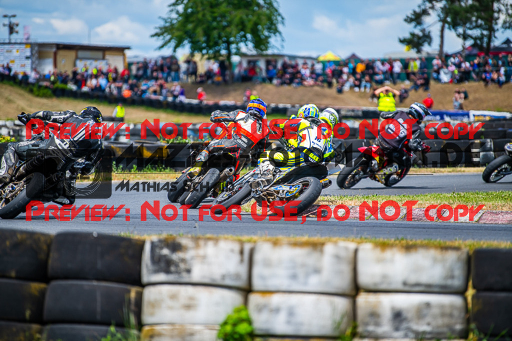 MaZZes_FotoMatrix_220529_7221 | Fotograf Mathias Schmid
Sportfotograf,
Eventfotograf,
Hochzeitsfotograf,
Portraitfotograf