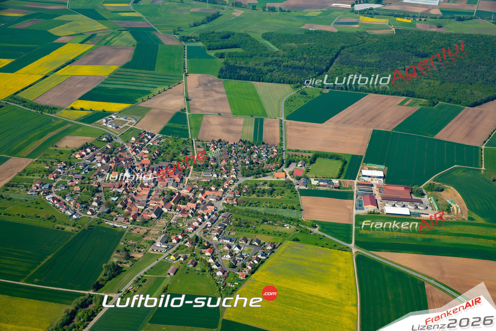 Das Luftbild zeigt : Dipbach Bergtheim - Die Luftaufnahme wurde 2024 vom UL-Flugzeug aus erstellt ( keine Drohne ) - Hochauflösende Luftaufnahme - Für grossformatige Ausdrucke geeignet. Die Geschenkidee !Mit Lizenz und Bildrechte bestellbar