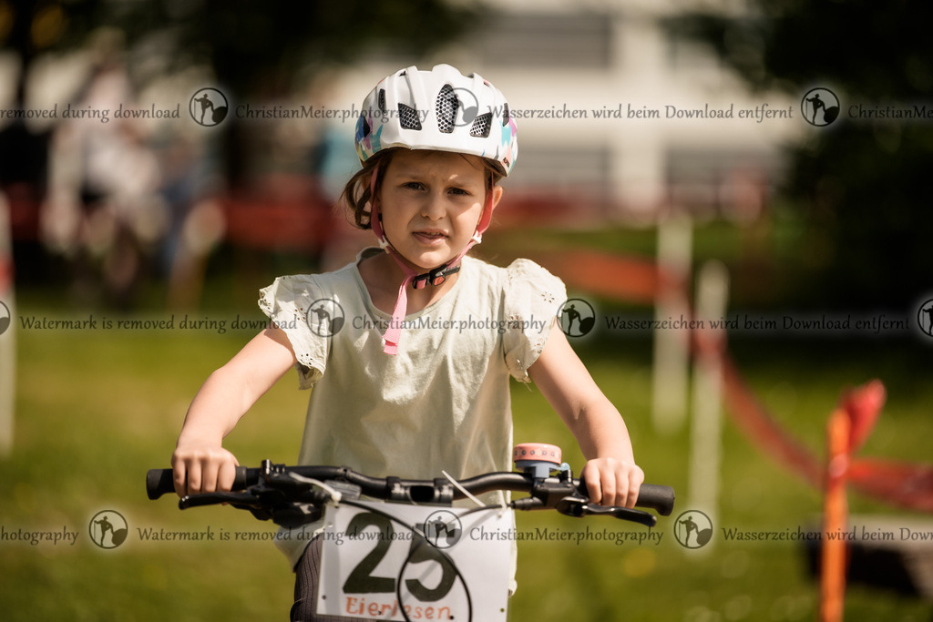 Eierlesen 2026 | Sie wurden bei einem Event oder Sportanlass fotografiert? Hier finden sie ihre Bilder! - Realisiert mit Pictrs.com