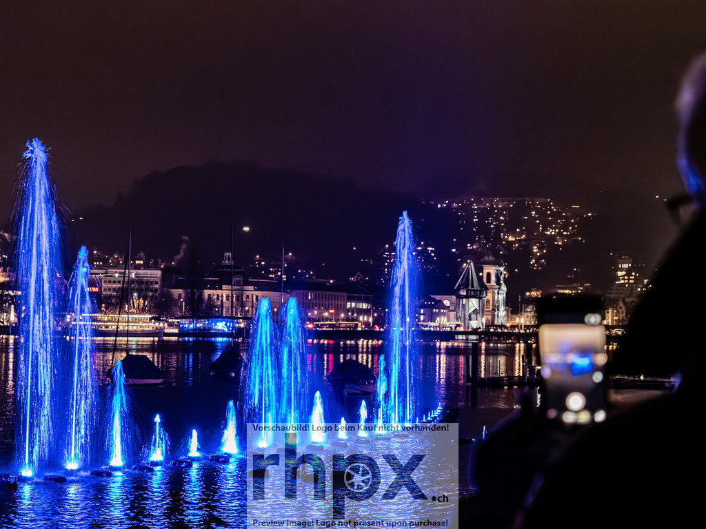 Lilu Lichtvestival 2026 | Stimmungsvolle Fotokunst aus Luzern. Erlebe den Pilatus, den See und die Stadt Luzern in exklusiven Aufnahmen in der Fotogalerie & Shop. - Realisiert mit Pictrs.com