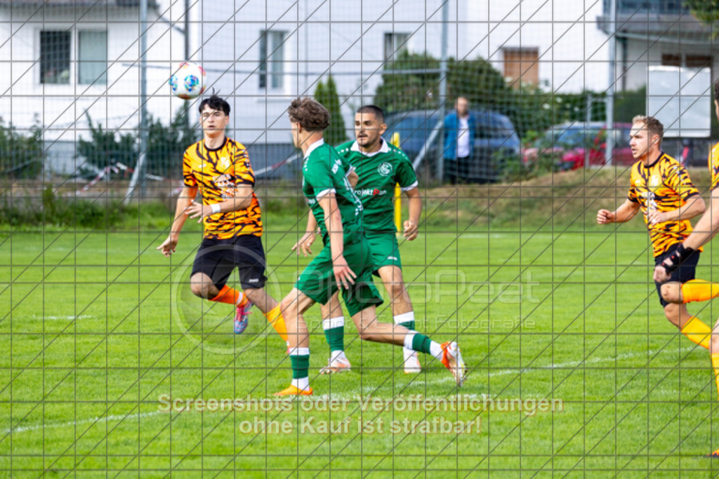 20250824_151133_0342 | #,KSG Eislingen (grün) vs. SGM Jebenhausen-Bezgenriet (orange), Fussball, Kreisliga A3 - Bezirk Neckar/Fils, 01. Spieltag, Saison 2025/2026, Rasensportplatz, Albstraße 69, 73054 Eislingen, 24.08.2025 - 15:00 Uhr,Foto: PhotoPeet-Sportfotografie/Peter Harich