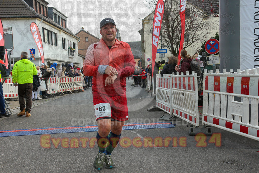 221127_1220_EX1_2480 | Sportfotografie im Rhein-Sieg Kreis, Köln, Bonn, NRW, Rheinland Pfalz, Hessen, etc. Unser Tätigkeitsfeld umfasst den Laufsport vom Volkslauf über den Marathon, Duathlon, Triathon bis zum Ultralauf wie Kölnpfad Ultra oder Schindertrail.