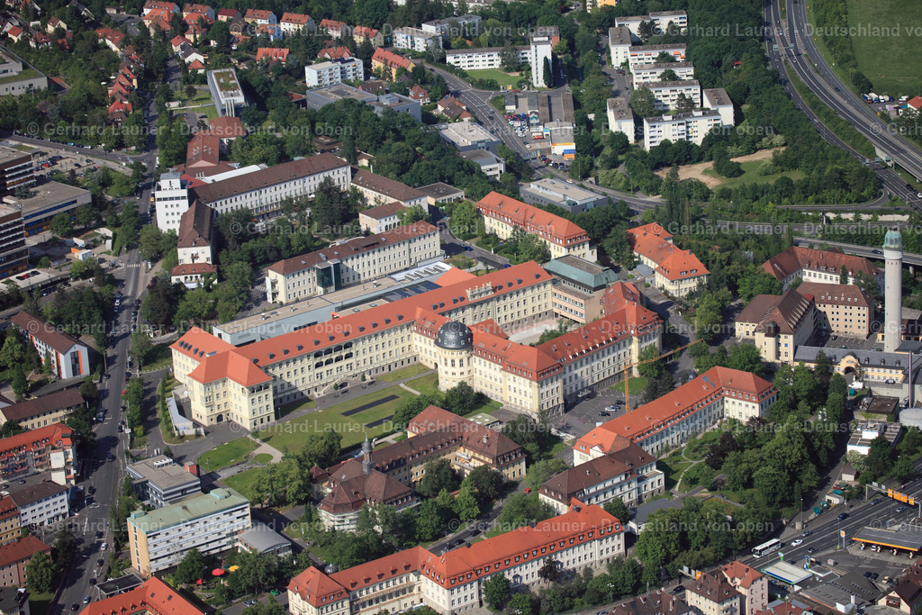 3091836 | Universitätsklinikum Würzburg, ein Klinikum der Medizinischen Fakultät der Julius-Maximilians-Universität Würzburg und ein Krankenhaus der Maximalversorgung.