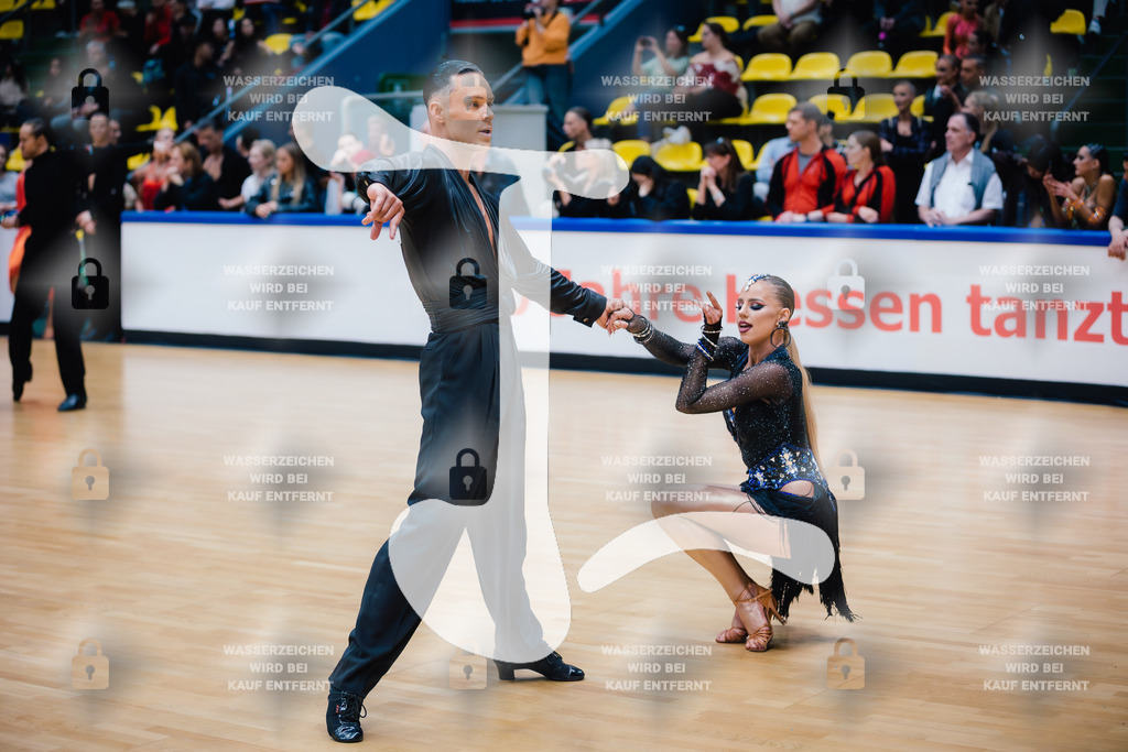 Hessen Tanzt WDSF International Open Latin 7th (74) Augustinas Trinkus _ Beatrice Rupslaukyte (Lithuania)-2025-05-18-5028 | Webshop for digital downloads and prints of dance sport, event & show photographer Julian Link - Realisiert mit Pictrs.com