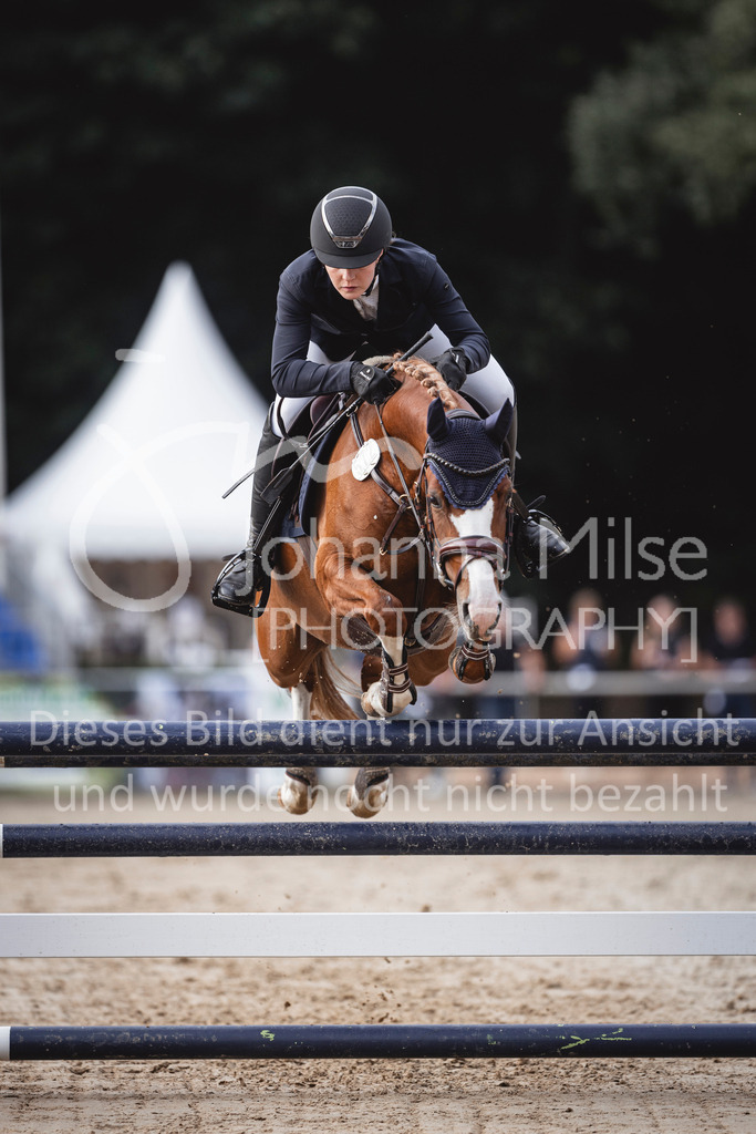 240906_BuCha_PonyA-5j-170 | Deine schönsten Turniermomente als professionelle Fotos! Entdecke hochwertige Pferdesport-Fotografie im Online-Shop. Jetzt Fotos finden & bestellen!