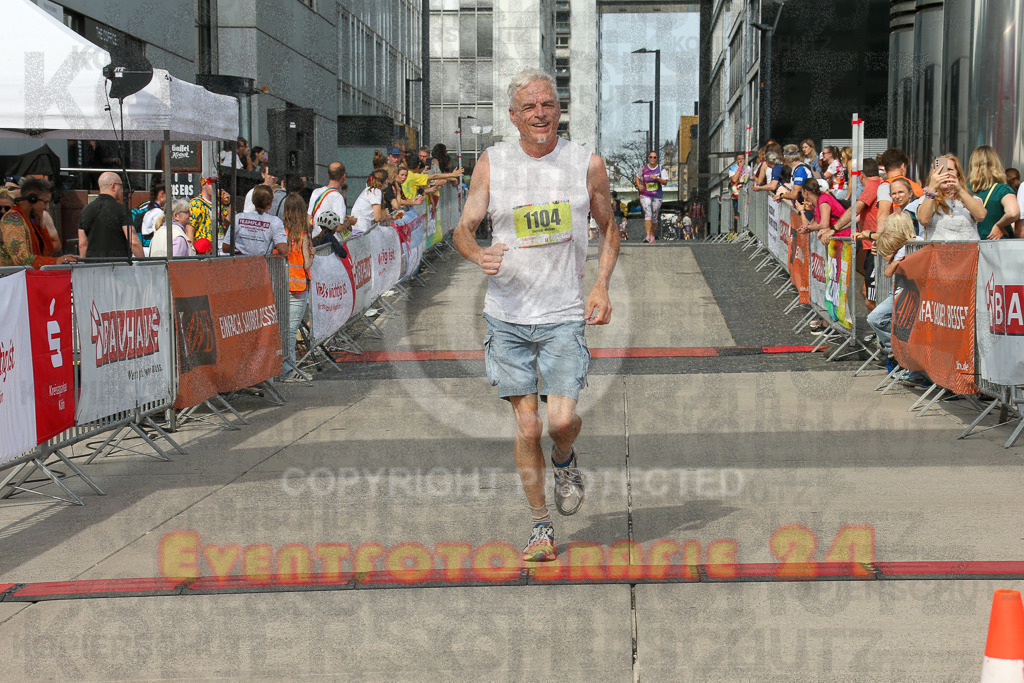 250920_1341_EX1_6243 | Sportfotografie im Rhein-Sieg Kreis, Köln, Bonn, NRW, Rheinland Pfalz, Hessen, etc. Unser Tätigkeitsfeld umfasst den Laufsport vom Volkslauf über den Marathon, Duathlon, Triathon bis zum Ultralauf wie Kölnpfad Ultra oder Schindertrail.