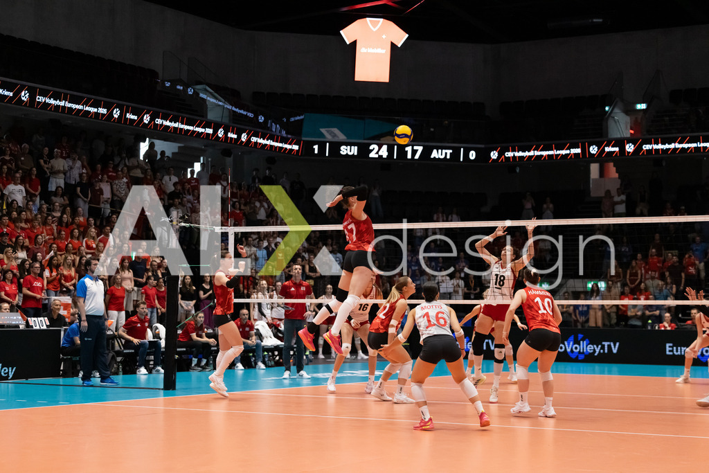 Austria v Switzerland - CEV European League Women | KRIENS, SWITZERLAND - JUNE 14: JULIE LENGWEILER of Switzerland attack / spike against NINA NESIMOVIĆ of Austria during the CEV European League match between Austria and Switzerland at Pilatus Arena on June 14, 2026 in Kriens, Switzerland. - Realisiert mit Pictrs.com