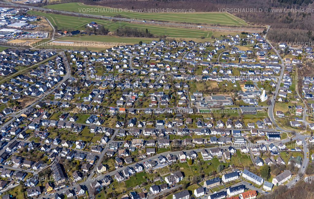 Meschede220302587 | Luftbild, Wohngebiet Meschede-Nord rund um die Breslauer Straße an der Autobahn A46, Meschede-Stadt, Meschede, Sauerland, Nordrhein-Westfalen, Deutschland