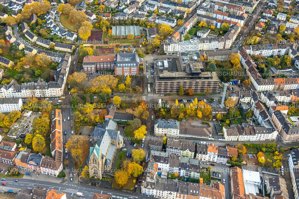 Hagen251101337 | Luftbild, St.-Josefs-Hospital und Sekundarschule Altenhagen, St. Josef Kirche und Kindergarten, herbstliche Bäume, Altenhagen, Hagen, Ruhrgebiet, Nordrhein-Westfalen, Deutschland