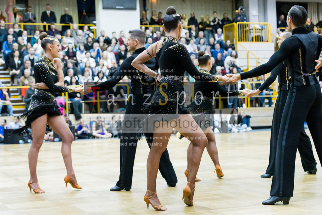 202603145_RL_Lat-Formationen_Nbg_6335 | Tanzsportbilder, Standardtanz, Lateintanz, WDSF, DTV, LTVB, dancecomp, goc, hessen tanzt, blaues band der spree, walzer, tango, wiener walzer, slowfox, quickstepp, samba, rumba, cha-cha-cha, paso doble. jive, hd-kroft photography, turniertanzsport