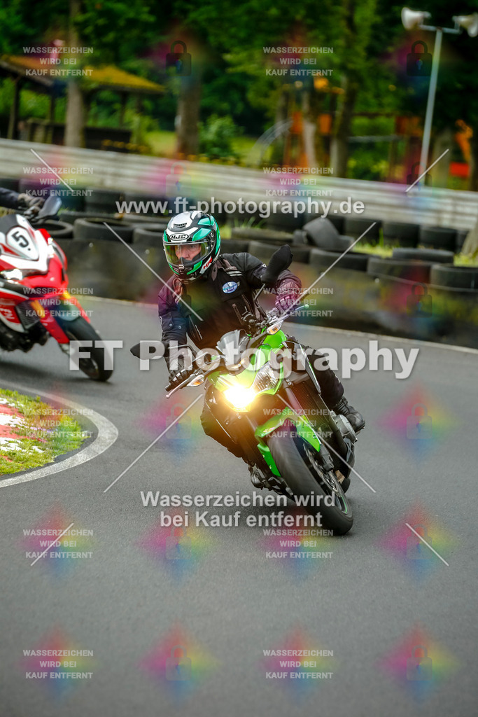 VBK-3985 | Hier findet Ihr Bilder von Touristenfahrten auf der Nürburgring Nordschleife oder von anderen Veranstaltungen die ich besucht habe. Viel Spass beim Durch Schauen 