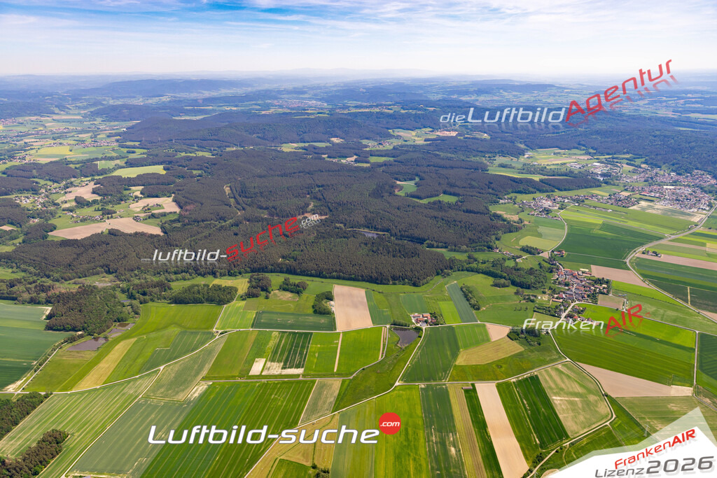 Die Luftaufnahme Schwärzdorf - Mitwitz wurde 2022 vom Flugzeug aus (keine Drohne) erstellt. Hohe Auflösung -für große Poster und Wandbilder geeignet - Garantiert!