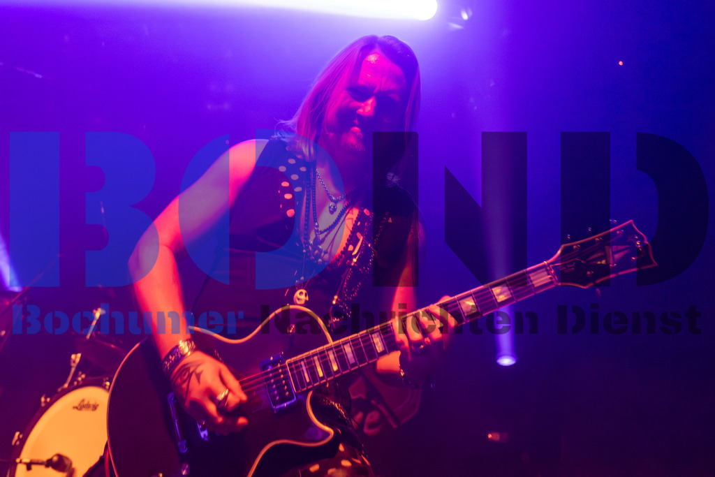 SES_NURDIO20250102-15 | bond - Realisiert mit Pictrs.com