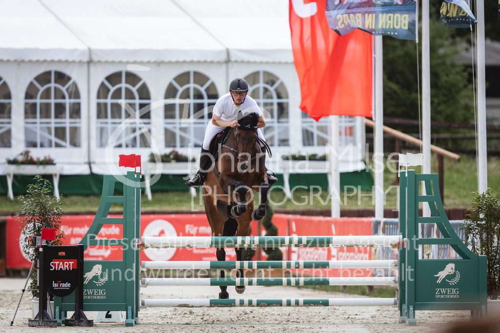 240711_BHO_L-Stil-1-445 | Deine schönsten Turniermomente als professionelle Fotos! Entdecke hochwertige Pferdesport-Fotografie im Online-Shop. Jetzt Fotos finden & bestellen!