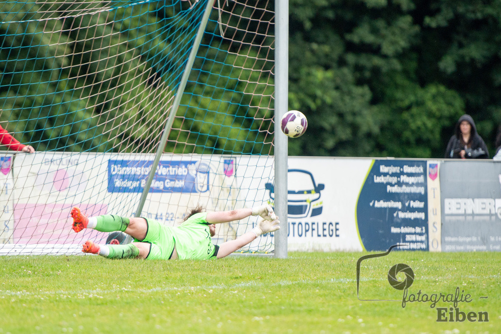 1. FC Ohmstede-SVE Wiefelstede | Herren Kreispokalfinale Jade-Weser-Hunte; 1.FC Ohmestede (gelb) - SVE Wiefelstede (weiß) am 16.06.2024; in Obenstrohe (Plaggenkrugstraße), Photo: Philip Eiben 2024 - Realisiert mit Pictrs.com
