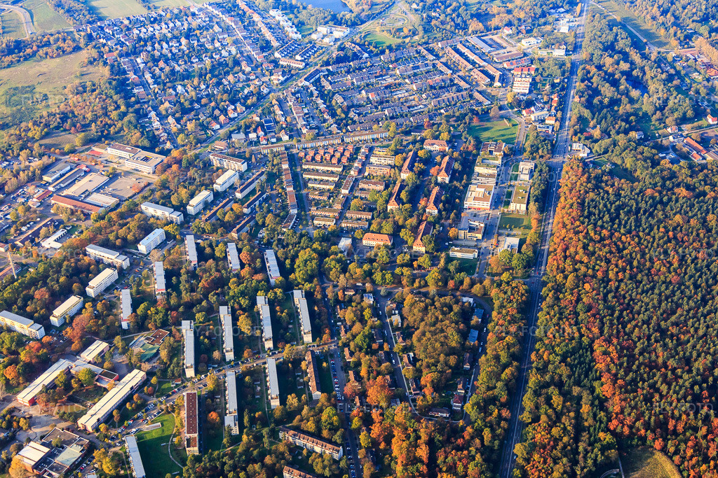 Luftbild: Ehemalige US-Army-Siedlung in der Tennesseeallee und Kentuckyallee im Ortsteil Nordstadt in Karlsruhe im Bundesland Baden-Württemberg in Deutschland. Foto: IMG_075443.jpg vom 26.10.2014 durch Werner Riehm/FLY-FOTO.deAuflösung des Originals: 5472 x 3648 px