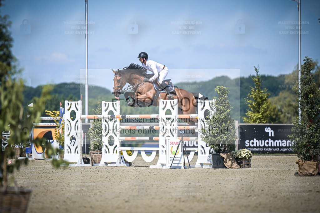 DOS_2686 | Entdecke hochwertige Reitturnierfotos von Foto Oger. Professionell, emotional und authentisch – jetzt Lieblingsmomente im Shop bestellen. - Realisiert mit Pictrs.com