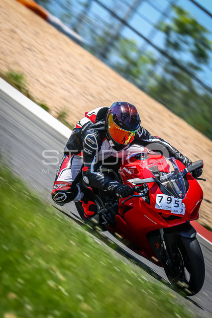 0795-260527NBR-012_795 | Deine Full-Service-Agentur für ✔️Videoproduktionen und ✔️Motorsportfotografie Jetzt Angebot anfragen!