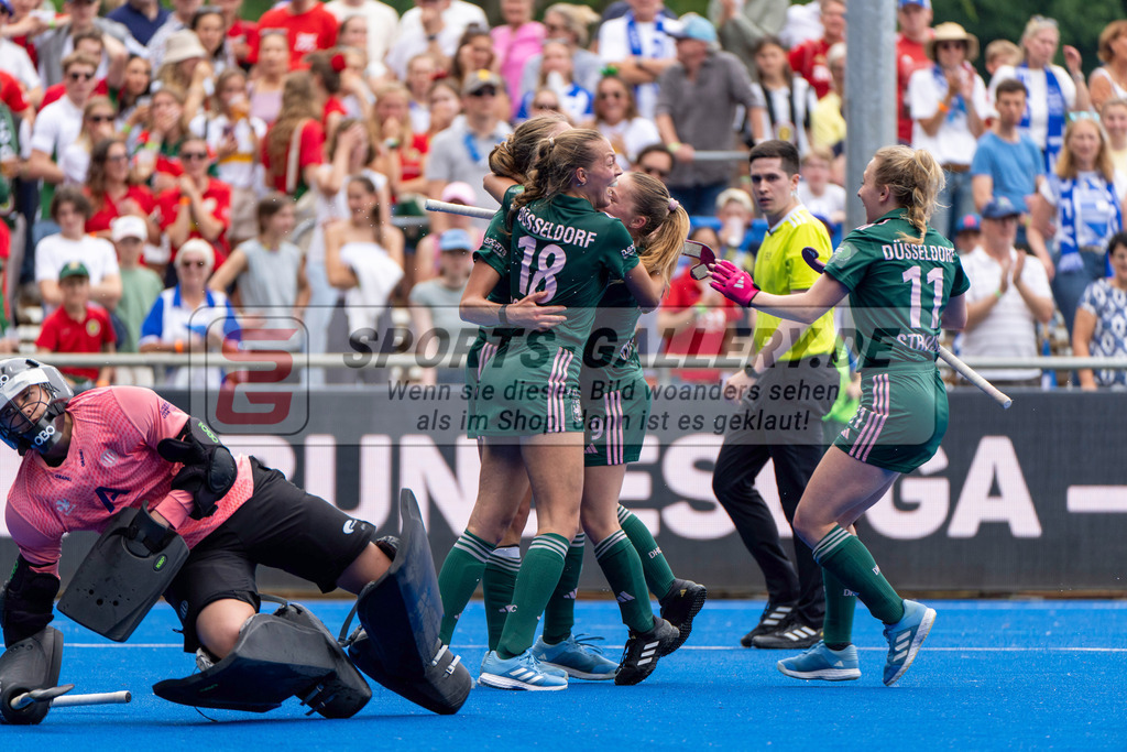 Final4_20250531-1427-HK107776 | Krefeld, Deutschland, 31.05.2025:  Feldhockey Final4 2025 – „Deutsche Feldhockey-Meisterschaften 2025“ im Gerd-Wellen-Hockeyanlage am 31.05.2025 in Krefeld, Deutschland. (Foto von Kramhöller/Fehrmann/Kaste)Krefeld, Germany, 31.05.2025: Feldhockey Final4 2025 – „Deutsche Feldhockey-Meisterschaften 2025“ in Gerd-Wellen-Hockeyanlage at 31.05.2025 in Krefeld, Deutschland. (Foto from Kramhöller/Fehrmann/Kaste)