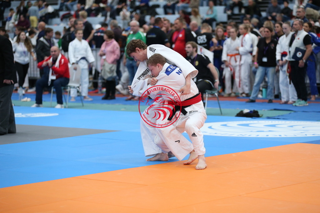 AT3Y0543 | Fotos vom Adler Cup - Pictures from Adler Cup

Hier findet Ihr alle Eindrücke und großen Momente der Adler Cup Wochenenden. Here you will find all impressions and great moments of the Adler Cup weekends. - Realisiert mit Pictrs.com