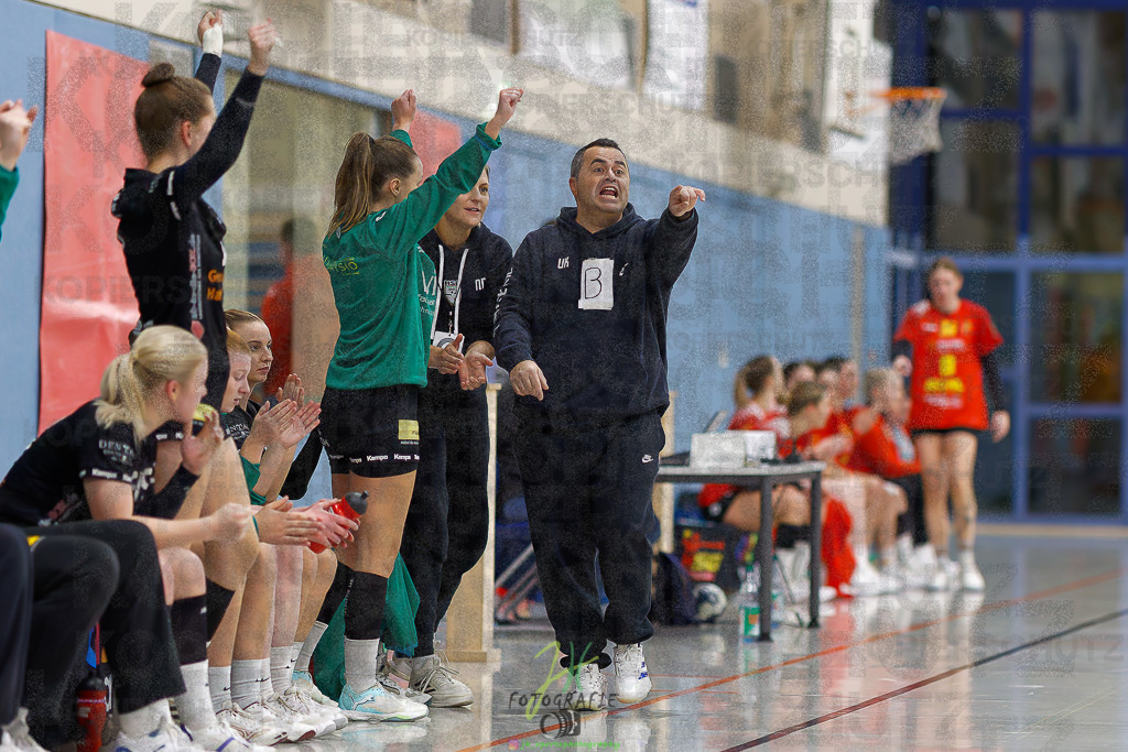 Frauen Regionalliga (HHV); HSG Wettenberg - HSG Twistetal | Frauen Regionalliga (HHV); HSG Wettenberg - HSG Twistetal am 08.11.2025 in Launsbach (Wettenberg) (Halle GS Launsbach (Wettenberg))Photo © 2025 - Jörg Heinrich - Realisiert mit Pictrs.com