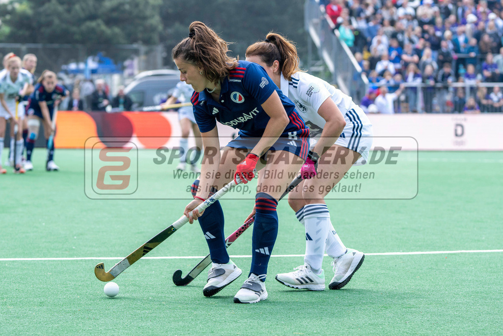 Final4_20240519-1159-0058 | Bonn, Deutschland, 19.05.2024: Lucia Jimenez Vicenter (Mannheimer HC) in Aktion waehrend des Spiels der Deutsche Feldhockey-Meisterschaften 2024 zwischen Final 4 Damen Finale Düsseldorfer HC - Mannheimer HC im Bonner THV am 19.05.2024 in Bonn, Deutschland. (Foto von Stephan Fehrmann)

Bonn, Germany, 19.05.2024: Lucia Jimenez Vicenter (Mannheimer HC) in action during the game of Deutsche Feldhockey-Meisterschaften 2024 between Final 4 Damen Finale Düsseldorfer HC - Mannheimer HC in Bonner THV at 19.05.2024 in Bonn, Deutschland. (Foto from Stephan Fehrmann)