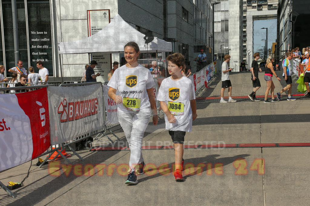 250920_1359_EX1_7201 | Sportfotografie im Rhein-Sieg Kreis, Köln, Bonn, NRW, Rheinland Pfalz, Hessen, etc. Unser Tätigkeitsfeld umfasst den Laufsport vom Volkslauf über den Marathon, Duathlon, Triathon bis zum Ultralauf wie Kölnpfad Ultra oder Schindertrail.