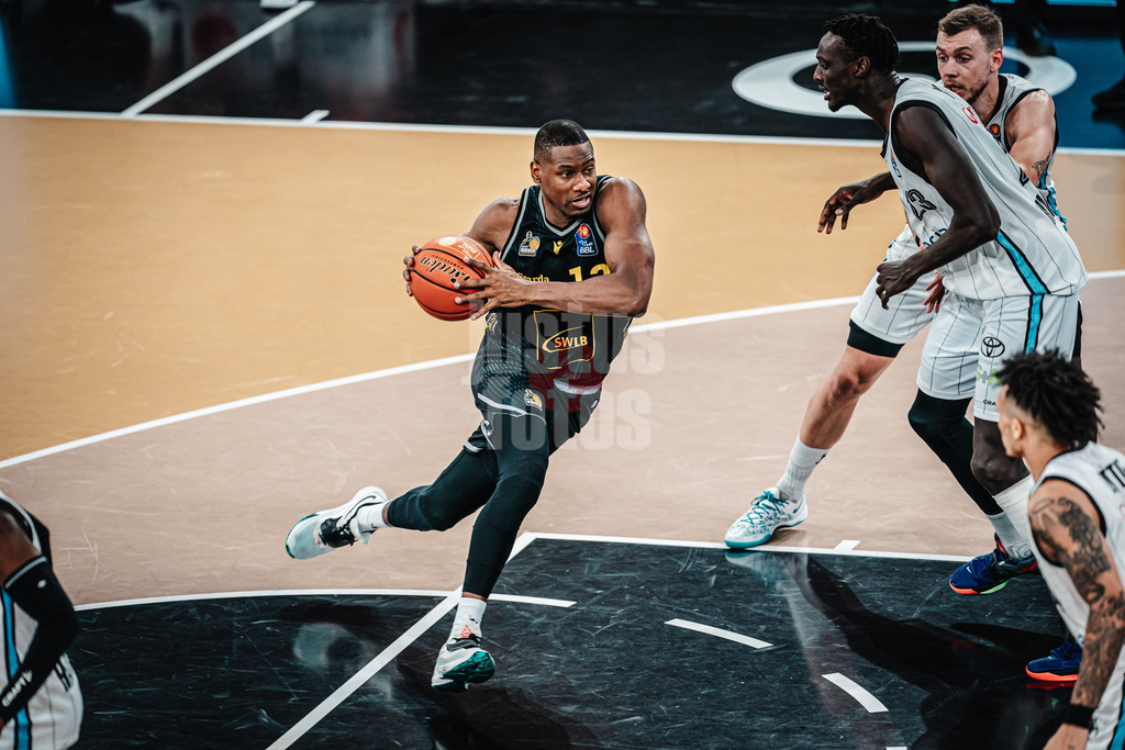 Basketball | Männer | Saison 2024/2025 | easyCredit Basketball Bundesliga | 12. Spieltag | Veolia Towers Hamburg vs. MHP Riesen Ludwigsburg | 21.12.2024 | Yorman Polas Bartolo (#13, MHP Riesen Ludwigsburg)