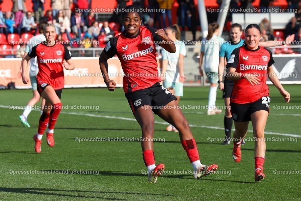 xSSC16032501028 | 16.03.2025, xsscx, Frauen Fußball, Bayer 04 Leverkusen - SV Werder Bremen, 1. Fußball Bundesliga, Ulrich-Haberland-Stadion, Saison 2024 2025: Delice Boboy (Bayer 04 Leverkusen 23) jubelnd nach dem Tor zum 6:0 DFB regulations prohibit any use of photographs as image sequences and or quasi-video. 