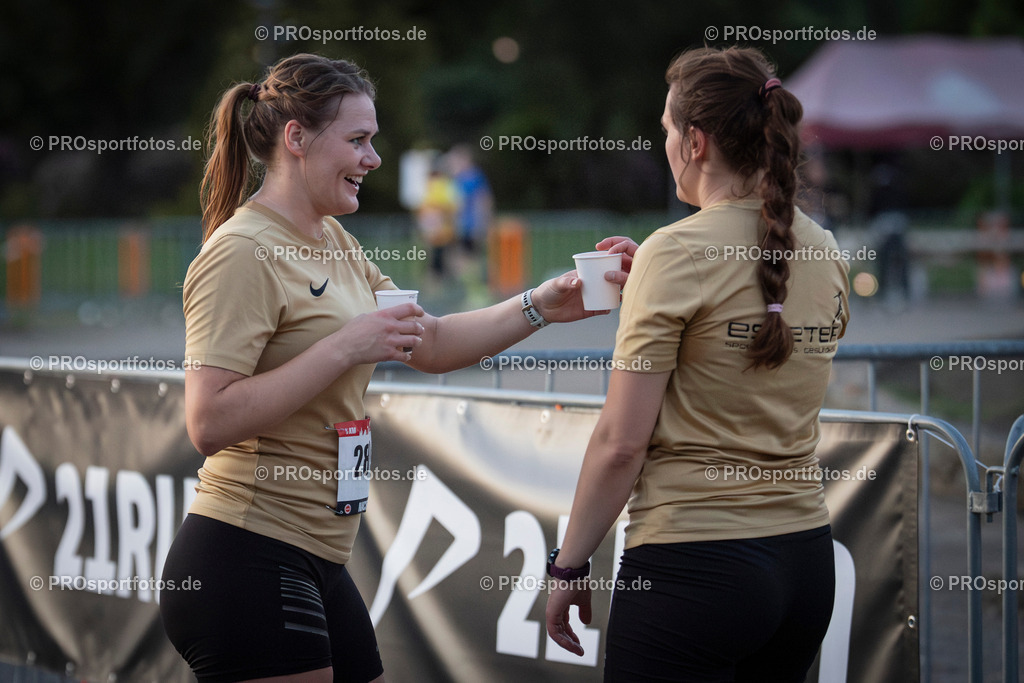 22. ASV Nachtlauf; Koeln, 28.05.25 | Impressionen vom 22. ASV Nachtlauf am 28.05.25 am Tanzbrunnen in Koeln. Foto: BEAUTIFUL SPORTS/Axel Kohring