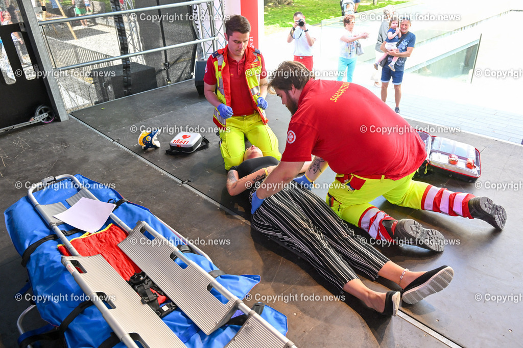 Ehrenamtstag Land OOE_ 30.06.2023-10 | 30.06.2023, Landhaus Linz, AUT, Ehrenamtstag Land OOE 2023, im Bild Vorfuehrung OOE Samariterbund, Erstversorgung nach Scooterunfall