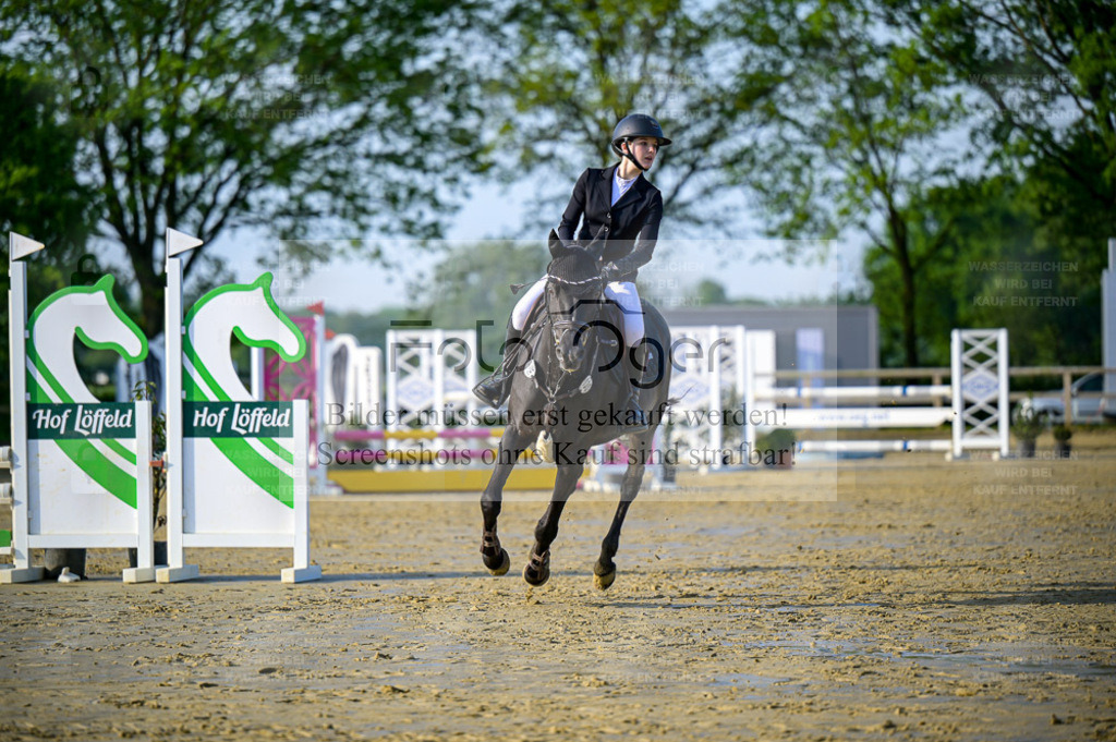 Reitturnier Lienen | Entdecke hochwertige Reitturnierfotos von Foto Oger. Professionell, emotional und authentisch – jetzt Lieblingsmomente im Shop bestellen. - Realisiert mit Pictrs.com