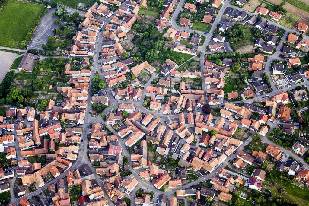 Turmstr | Luftbild: Turmstr im Ortsteil Büchelberg in Wörth im Bundesland Rheinland-Pfalz in Deutschland. Foto: IMG_2369.jpg vom 04.06.2006 durch Werner Riehm/FLY-FOTO.de - Realisiert mit Pictrs.com