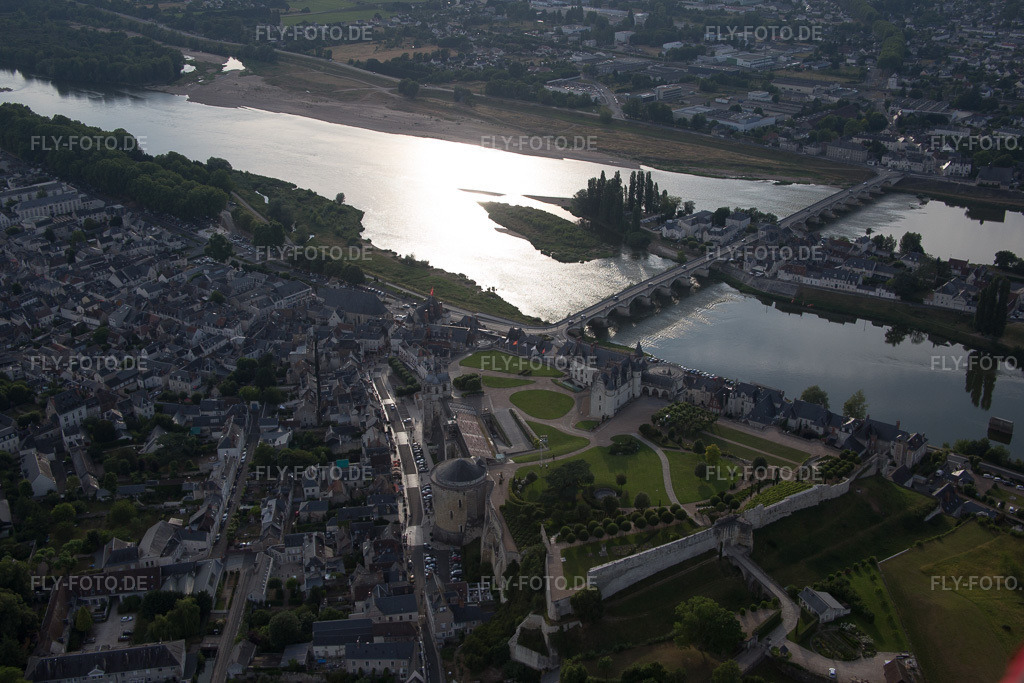 Luftbild: Ortsansicht in Amboise im Bundesland Indre-et-Loire in Frankreich. Foto: IMG_082395.jpg vom 20.06.2015 durch Werner Riehm/FLY-FOTO.de