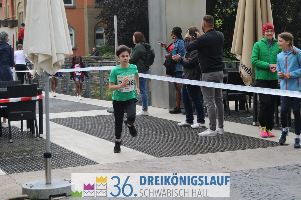 AOK Junior Cup 400m | 3Königslauf 2022 AOK Junior Cup 400m - Realisiert mit Pictrs.com