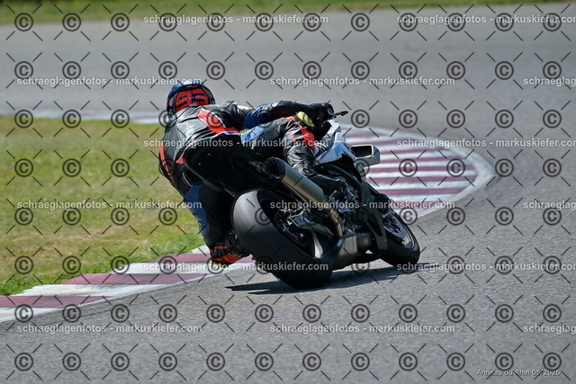 26BT02-1435 | markuskiefer.com - Realisiert mit Pictrs.com