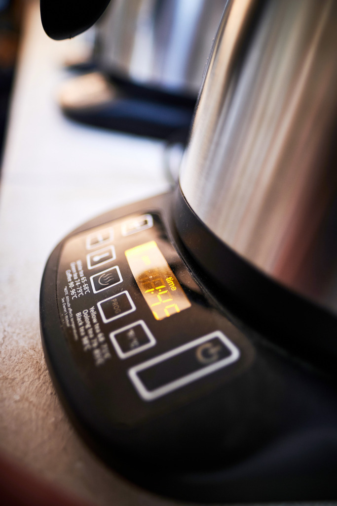 Café Comet | WIen, Austria - February 12, 2020: Café Comet; Wasserkocher für das Cupping. - Realisiert mit Pictrs.com