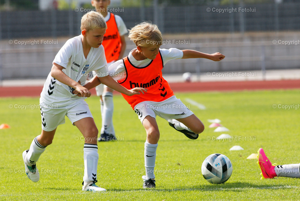 FUSBALLCAMPHERWIGDRECHSEL_68 | bilder, linz, photo, foto, fussball, sport, fotolui, bundesliga